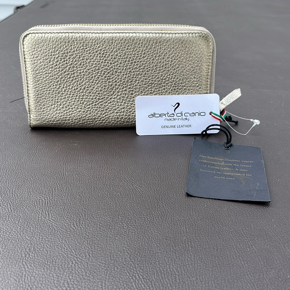 Albert di canio beautiful gold pebble leather zip around wallet new text